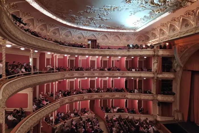 Warum gibt es niemals Tickets? Das Franko-Theater hat auf empörte Zuschauer geantwortet