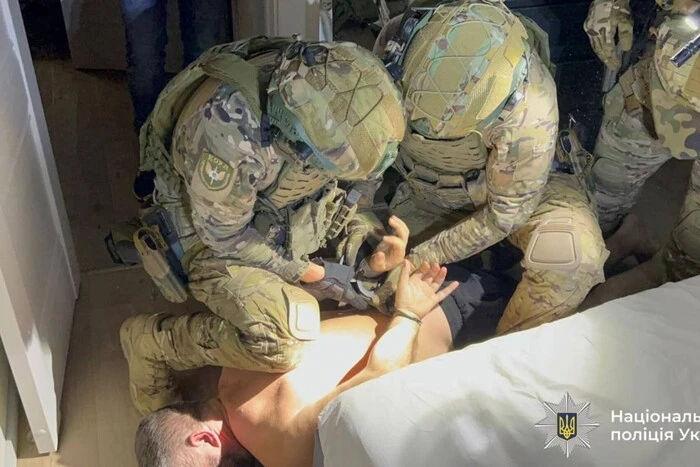 In Vinnytsia, police detained a man who beat a woman and shot at a passerby
