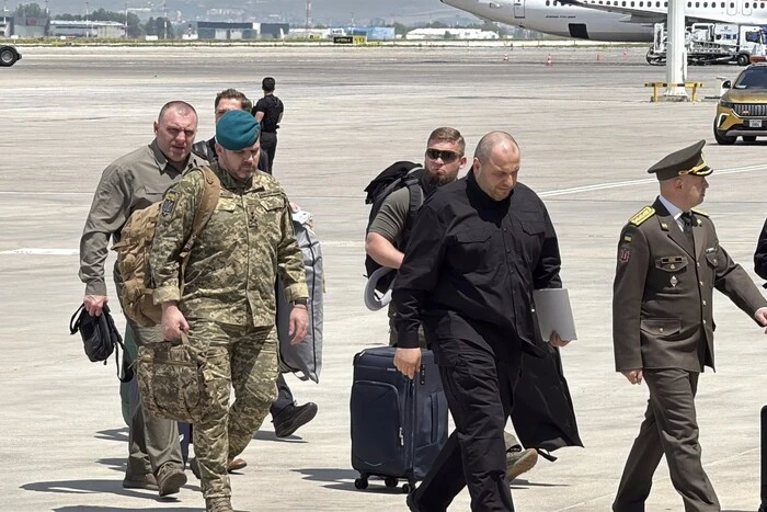 Российские пропагандисты в Стамбуле грубо пытались прорваться к Умерову