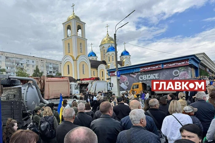 В Хмельницком люди вышли на протест против приезда Онуфрия