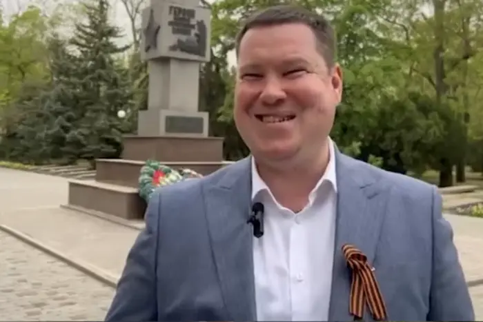 Zatrzymano gauleiter Nowej Kachowki z powodu skandalicznego wideo na Dzień Zwycięstwa