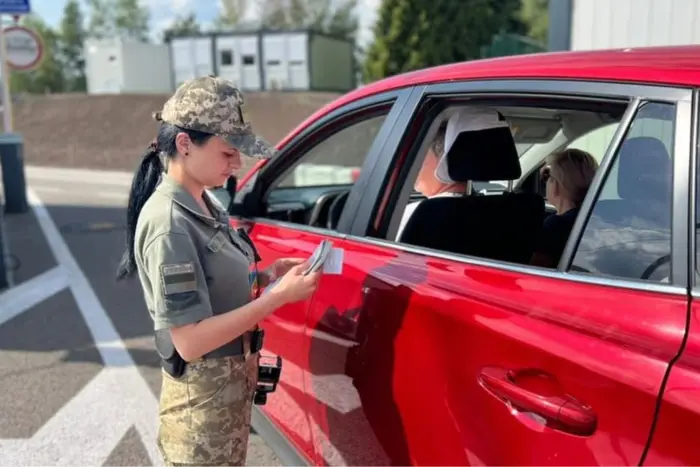 Як заброньованим працівникам оформити відпустку за кордон? Пояснення Мін'юсту