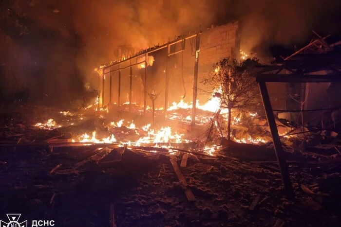 Rosja przeprowadziła nocny atak na Odeszczyznę: nagrania od DSNS