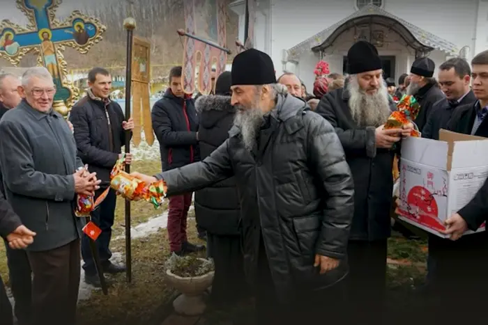 Прилітав на храм вертольотом та співав у хорі: що кажуть про митрополита Онуфрія у його рідному селі