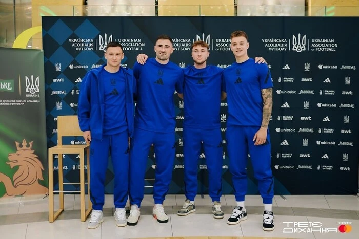 Ukrainian national football team players met with fans