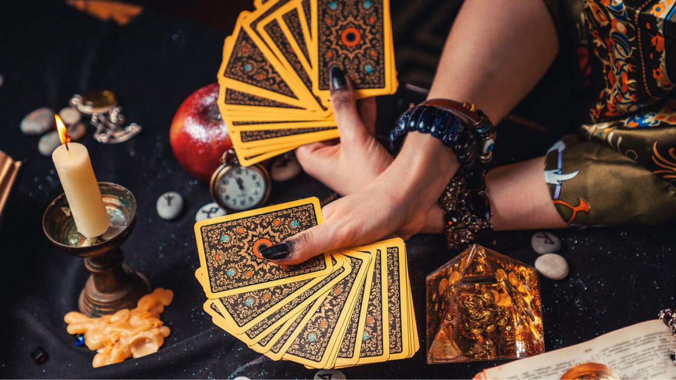 These Zodiac signs can expect profit from Tarot after the full moon on July 10