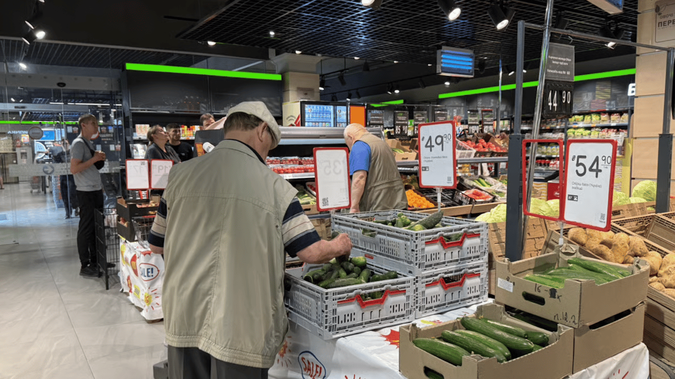 Watermelons, cherries, and plums — how prices have changed in stores in Odesa