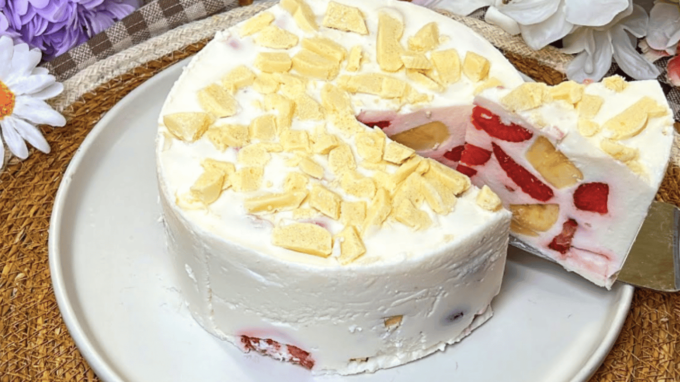 Dessert 'Miracle' with berries or fruits - needs cheese and sour cream