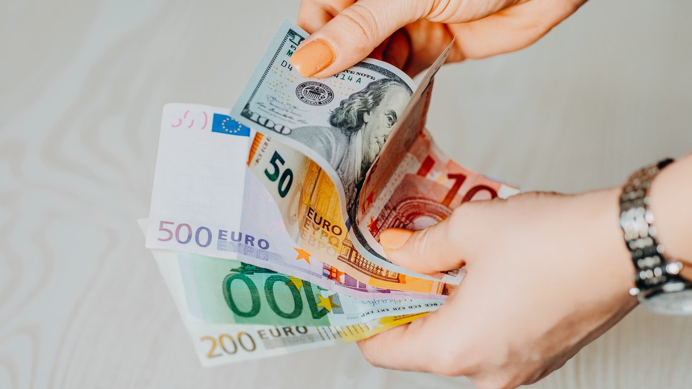 Types of foreign banknotes - which currency Ukrainians find in their wallets