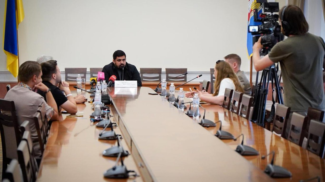 Tkachенко wies die Vorwürfe über die Blockierung der Arbeit der Stadt zurück