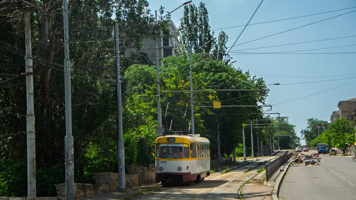 Traffic in the center of Odessa on Peressyp is being restored - when