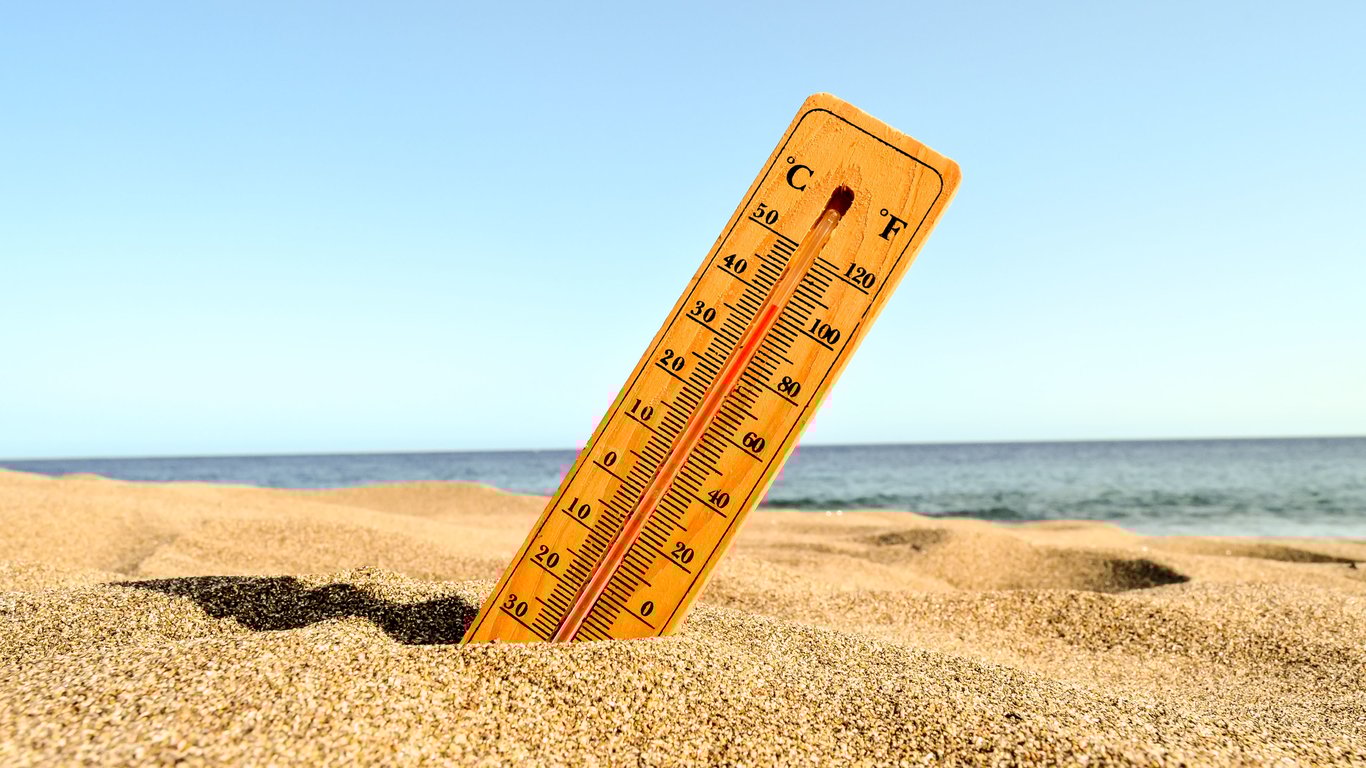 In the midst of extreme heat, Greece introduces new rules - what you need to know