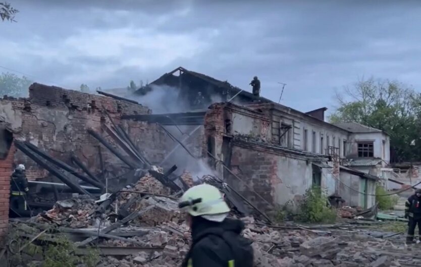 Росіяни атакували Харків дронами: виникла пожежа